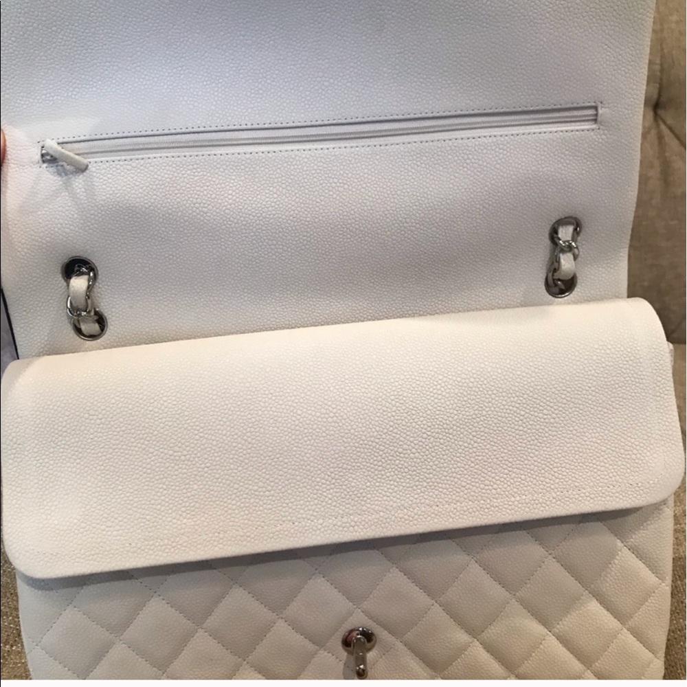 CHANEL Caviar leather Maxi - Picture 6 of 14